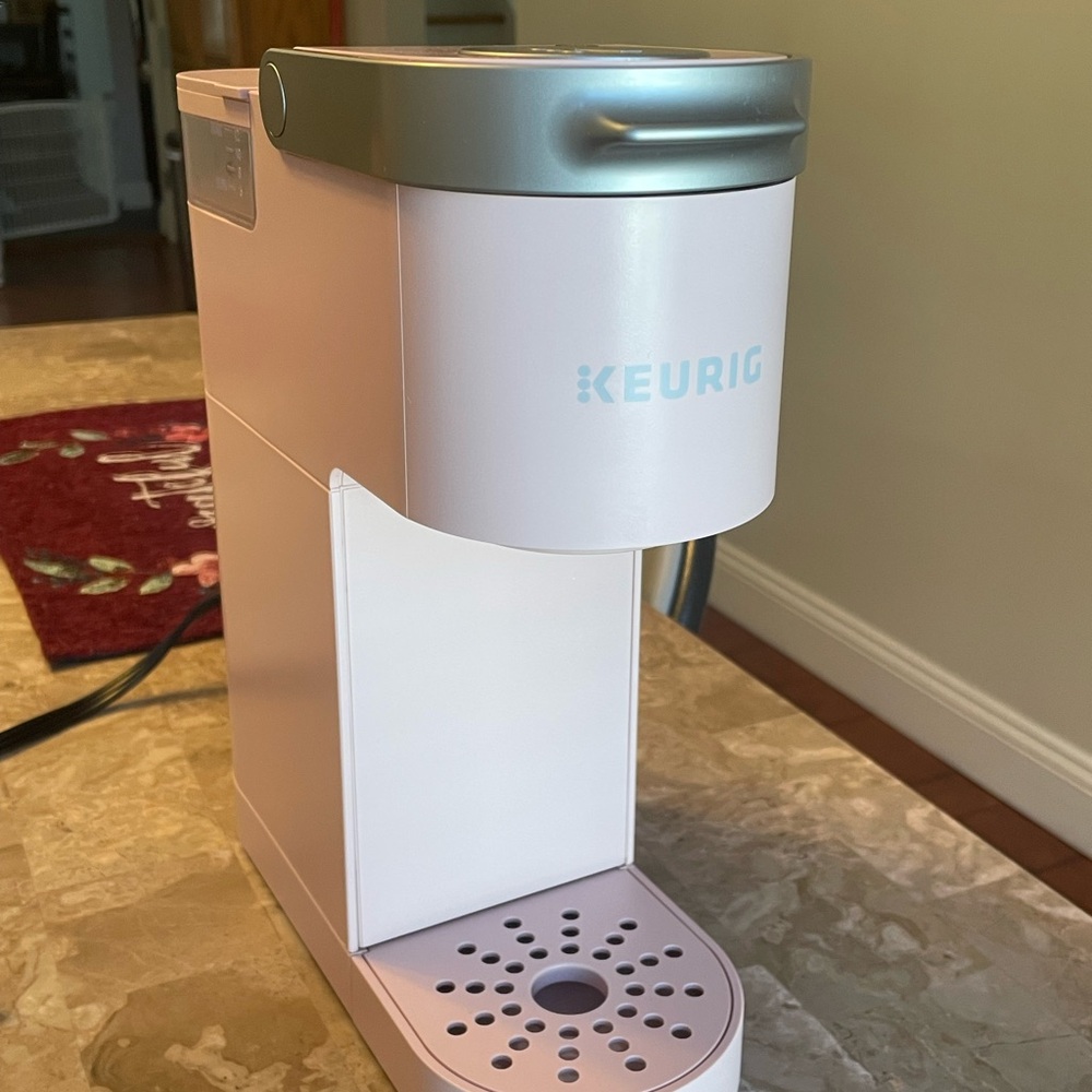 Keurig Compact Coffee Maker in dusty rose!